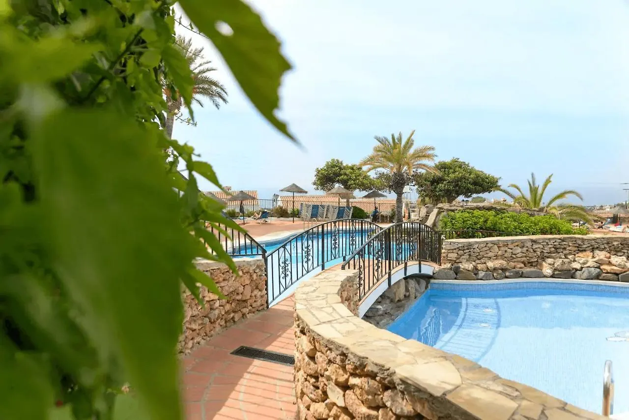 Right By The Pool Area In Capistrano Village! Nerja Apartment