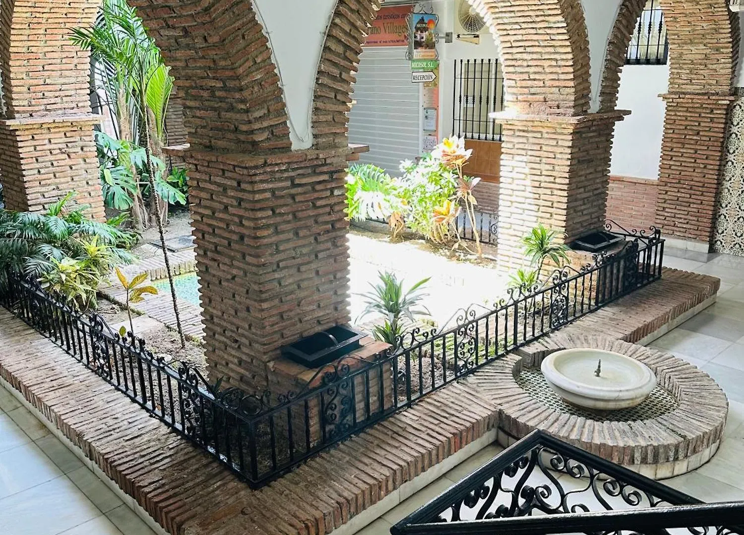 Right By The Pool Area In Capistrano Village! Nerja Apartment