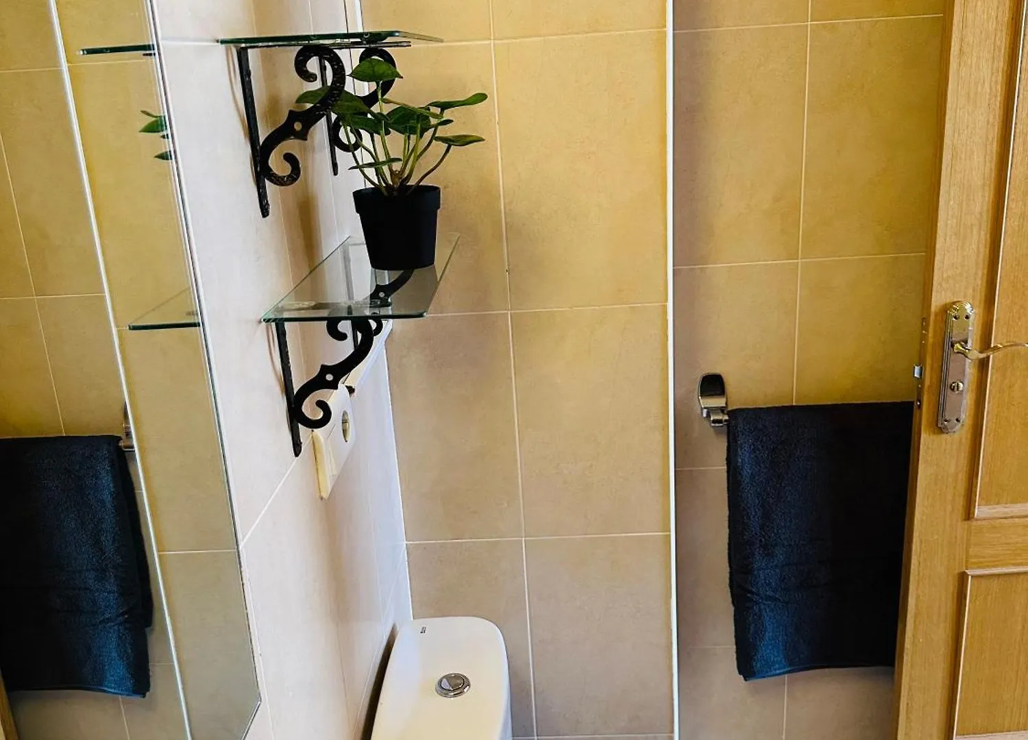Right By The Pool Area In Capistrano Village! Nerja